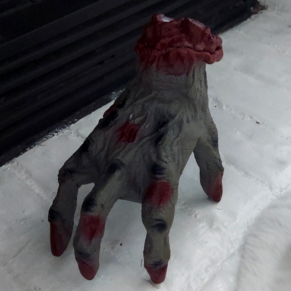 Animatronic zombie hand